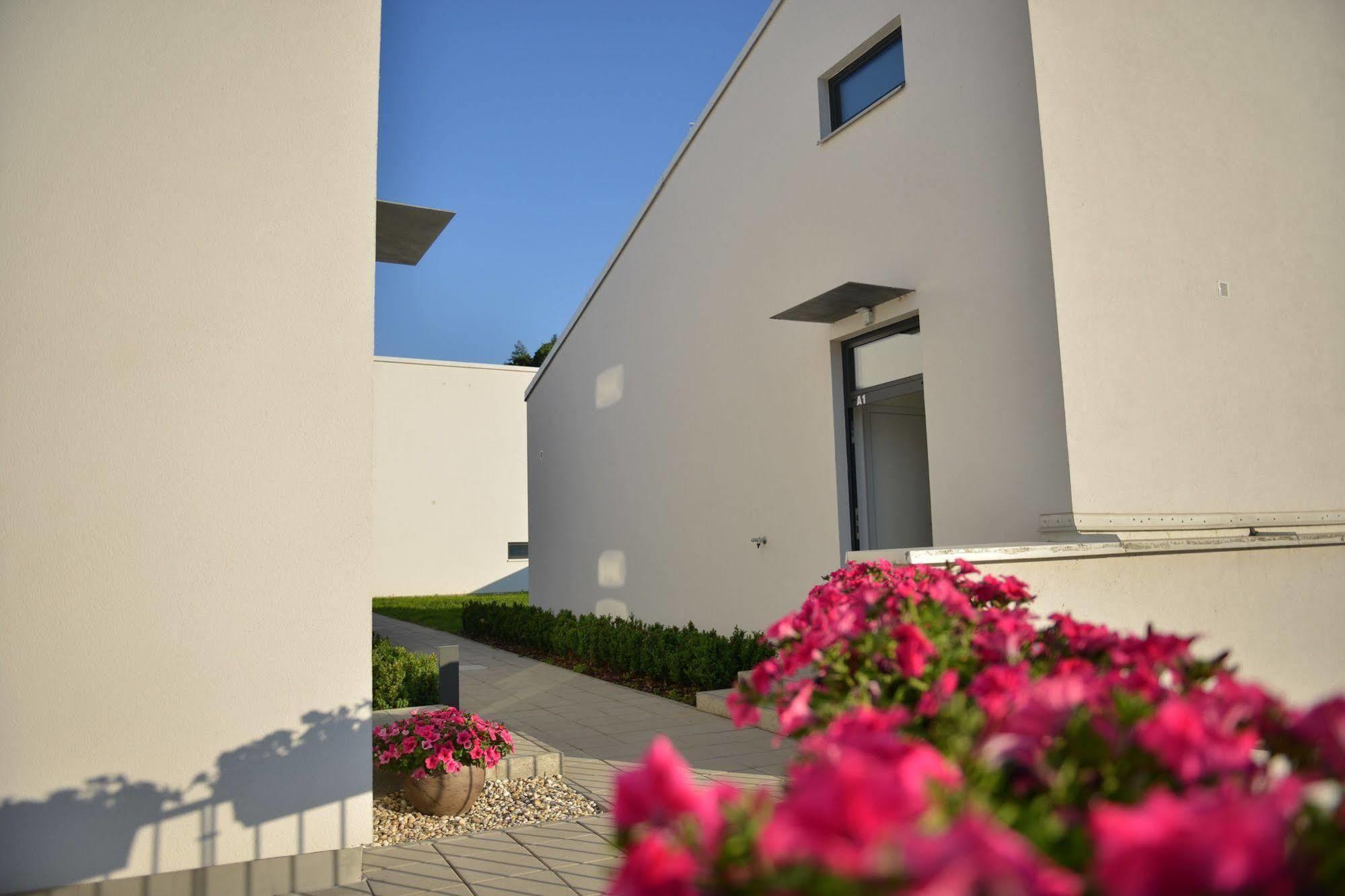 Apartmany Eden - Rezidence Лугачовице Экстерьер фото
